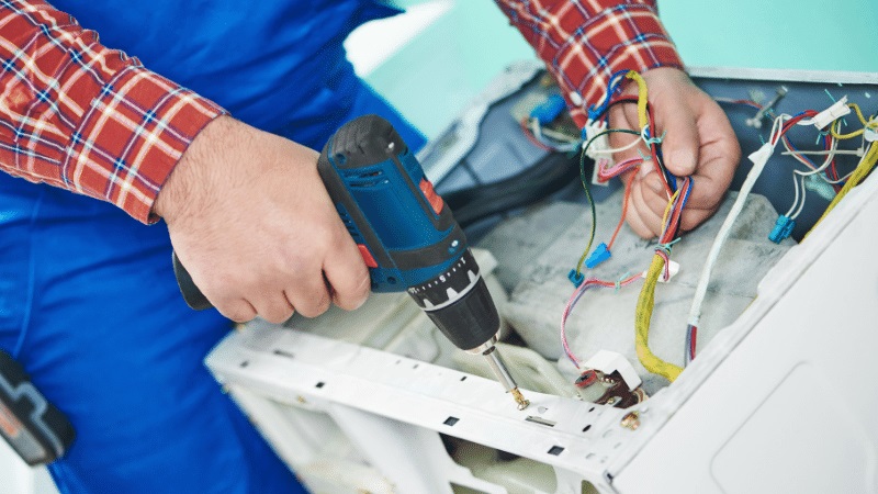Hendek Mitsubishi Mitsubishi çamaşır makinesi kart tamiri – Su almama arızası orijinal parça ile giderildi. - Teknik servis örneği
